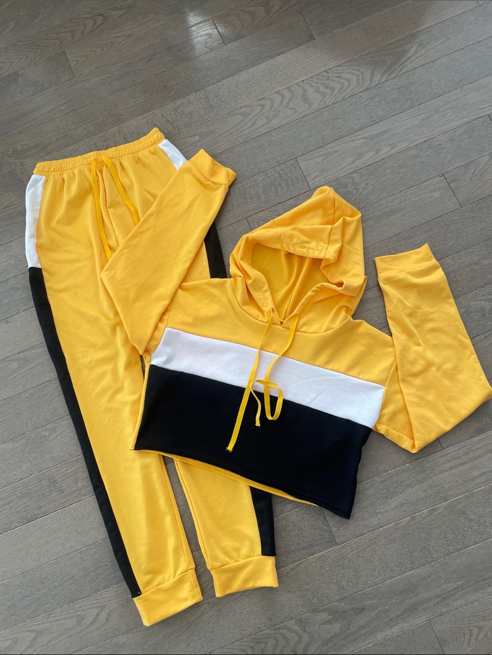 Yellow Cropped Hoodie Sweatpants 2 Piece Tracksuit Set Joggers Medium NWOT